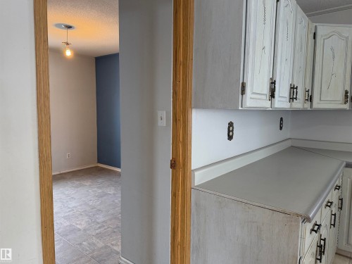 4847 50 Avenue, Sangudo, AB - Indoor