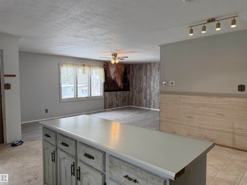 4847 50 Avenue, Sangudo, AB - Indoor