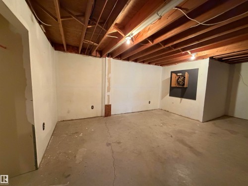 4847 50 Avenue, Sangudo, AB - Indoor Photo Showing Basement