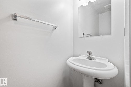 3119 144 Avenue, Edmonton, AB - Indoor Photo Showing Bathroom