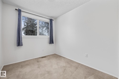 3119 144 Avenue, Edmonton, AB - Indoor Photo Showing Other Room