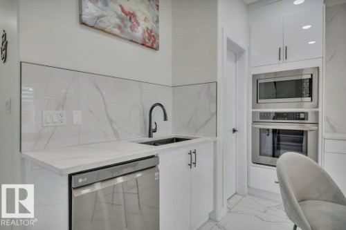 1232 Eaton Lane, Edmonton, AB - Indoor Photo Showing Kitchen