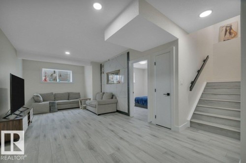 1232 Eaton Lane, Edmonton, AB - Indoor