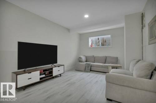 1232 Eaton Lane, Edmonton, AB - Indoor Photo Showing Living Room