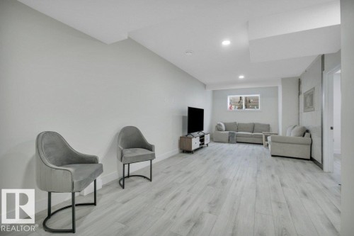 1232 Eaton Lane, Edmonton, AB - Indoor