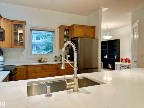 41 903 Rutherford Road, Edmonton, AB - Indoor Photo Showing Kitchen With Double Sink