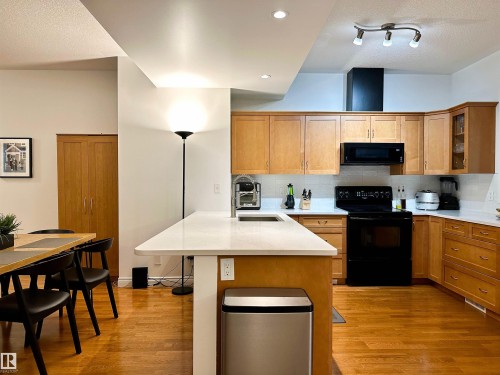 41 903 Rutherford Road, Edmonton, AB - Indoor Photo Showing Kitchen