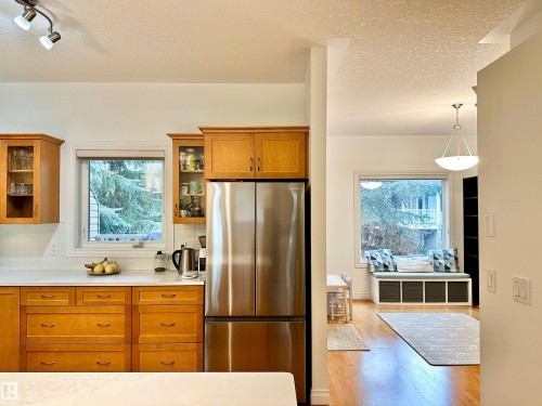 41 903 Rutherford Road, Edmonton, AB - Indoor Photo Showing Kitchen