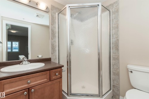 202 9905 81 Avenue, Edmonton, AB - Indoor Photo Showing Bathroom