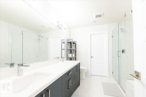 1035 Berg Place, Leduc, AB - Indoor Photo Showing Bathroom