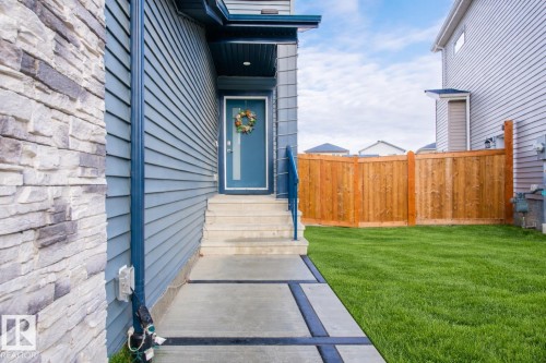 1035 Berg Place, Leduc, AB - Outdoor