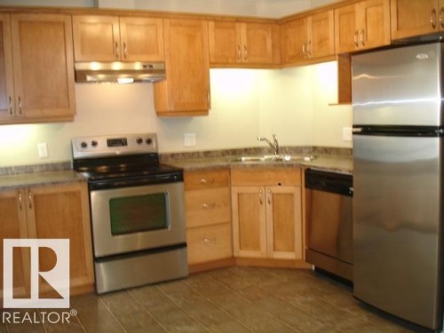 1118 330 Clareview Station Drive, Edmonton, AB - Indoor Photo Showing Kitchen
