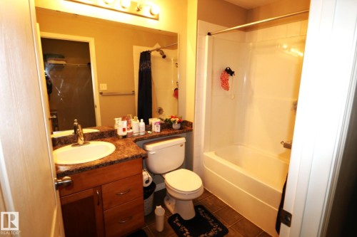 1118 330 Clareview Station Drive, Edmonton, AB - Indoor Photo Showing Bathroom