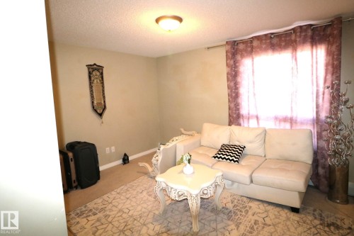 1118 330 Clareview Station Drive, Edmonton, AB - Indoor Photo Showing Living Room