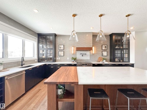 7 Jubilation Drive, St. Albert, AB - Indoor Photo Showing Kitchen With Upgraded Kitchen
