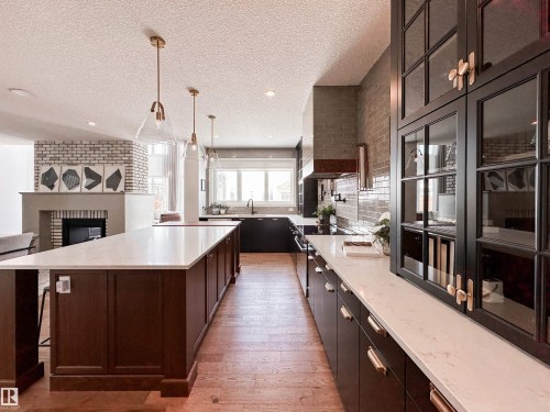 7 Jubilation Drive, St. Albert, AB - Indoor Photo Showing Kitchen With Upgraded Kitchen