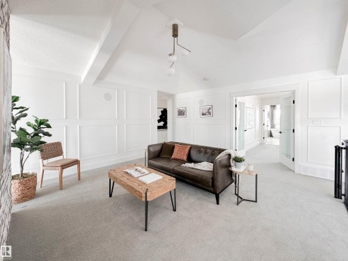 7 Jubilation Drive, St. Albert, AB - Indoor Photo Showing Living Room