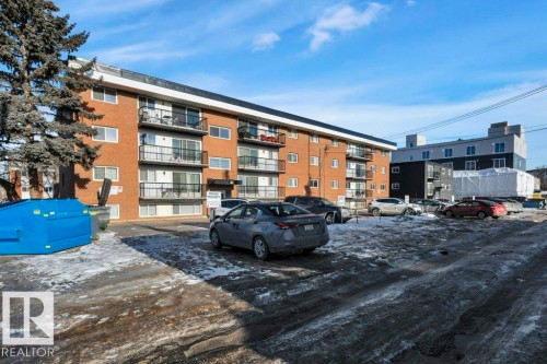 105 10149 83 Avenue, Edmonton, AB - Outdoor