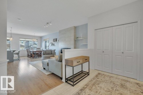 20936 95 Avenue, Edmonton, AB - Indoor Photo Showing Living Room