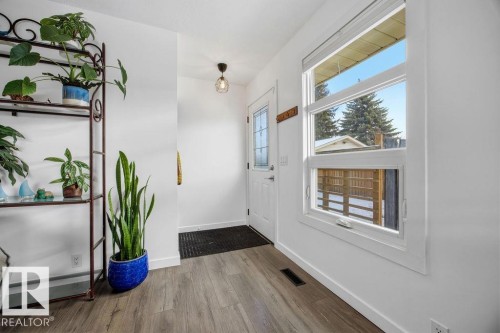 8816 25A Avenue, Edmonton, AB - Indoor Photo Showing Other Room