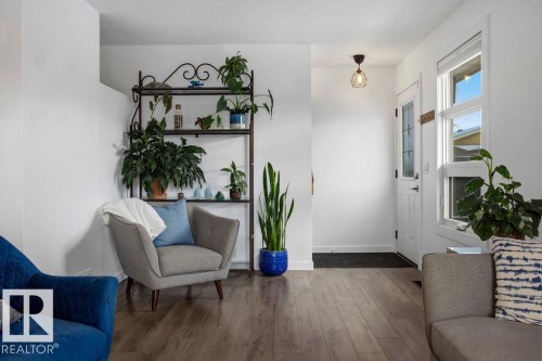 8816 25A Avenue, Edmonton, AB - Indoor