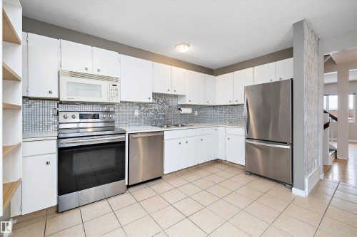 85 Forest Grove, St. Albert, AB - Indoor Photo Showing Kitchen