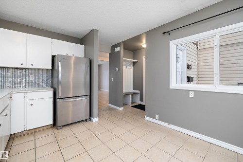 85 Forest Grove, St. Albert, AB - Indoor Photo Showing Kitchen