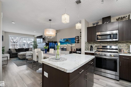 2914 18A Avenue, Edmonton, AB - Indoor Photo Showing Kitchen With Upgraded Kitchen