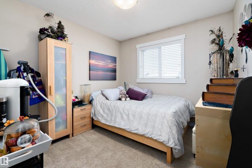 2914 18A Avenue, Edmonton, AB - Indoor Photo Showing Bedroom