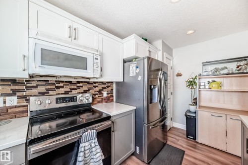 35 1391 Starling Drive, Edmonton, AB - Indoor Photo Showing Kitchen With Stainless Steel Kitchen