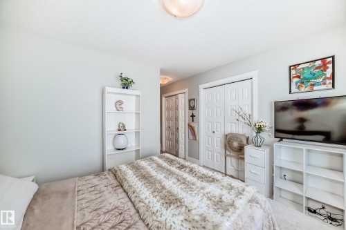 35 1391 Starling Drive, Edmonton, AB - Indoor Photo Showing Bedroom