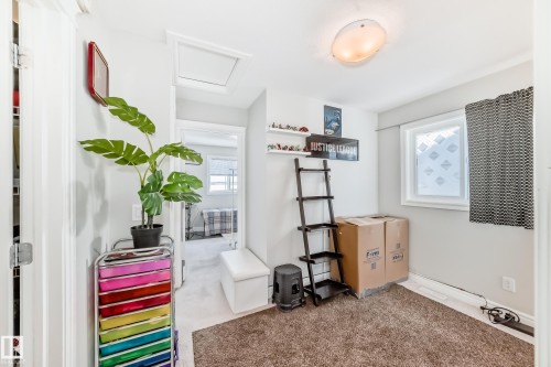 35 1391 Starling Drive, Edmonton, AB - Indoor