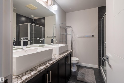901 10238 103 Street, Edmonton, AB - Indoor Photo Showing Bathroom