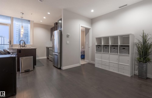 901 10238 103 Street, Edmonton, AB - Indoor