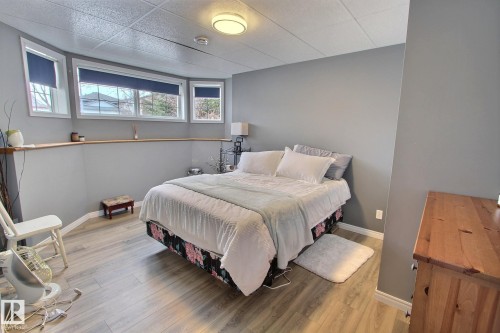 12 Belfry Fairway Crescent, Stony Plain, AB - Indoor Photo Showing Bedroom