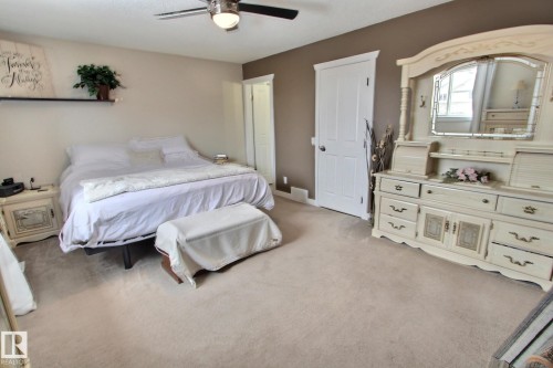 12 Belfry Fairway Crescent, Stony Plain, AB - Indoor Photo Showing Bedroom