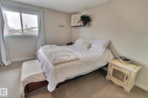 12 Belfry Fairway Crescent, Stony Plain, AB - Indoor Photo Showing Bedroom