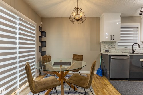 6220 1A Avenue Sw, Edmonton, AB - Indoor Photo Showing Other Room