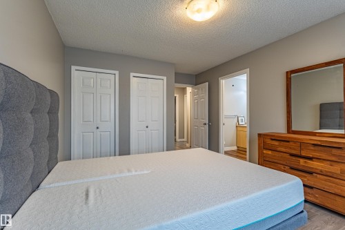 6220 1A Avenue Sw, Edmonton, AB - Indoor Photo Showing Bedroom
