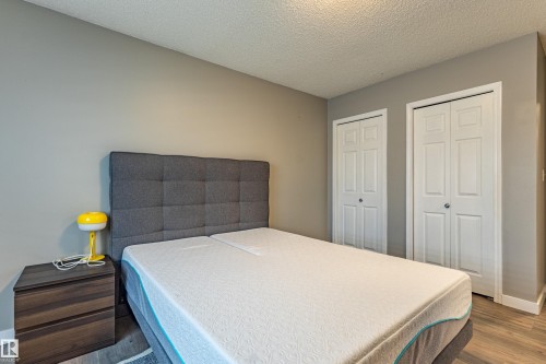 6220 1A Avenue Sw, Edmonton, AB - Indoor Photo Showing Bedroom