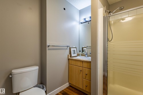 6220 1A Avenue Sw, Edmonton, AB - Indoor Photo Showing Bathroom
