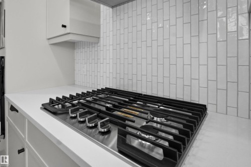 3924 Chrustawka Place, Edmonton, AB - Indoor Photo Showing Kitchen