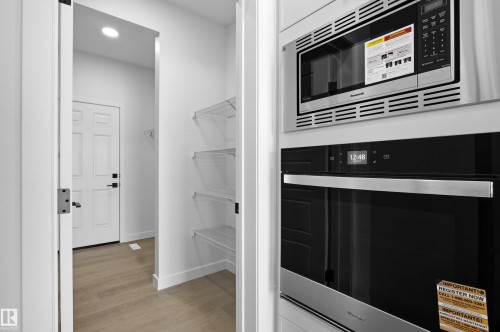 3924 Chrustawka Place, Edmonton, AB - Indoor Photo Showing Other Room