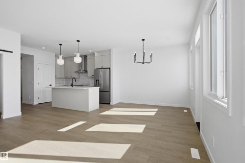 1126 Cristall Crescent, Edmonton, AB - Indoor Photo Showing Kitchen With Upgraded Kitchen