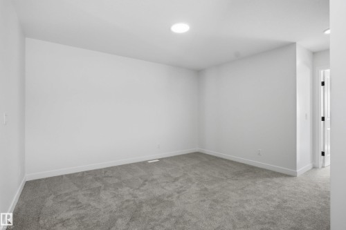 1126 Cristall Crescent, Edmonton, AB - Indoor Photo Showing Other Room