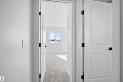 1126 Cristall Crescent, Edmonton, AB - Indoor Photo Showing Other Room