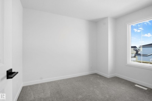 1126 Cristall Crescent, Edmonton, AB - Indoor Photo Showing Other Room