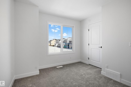 1126 Cristall Crescent, Edmonton, AB - Indoor Photo Showing Other Room