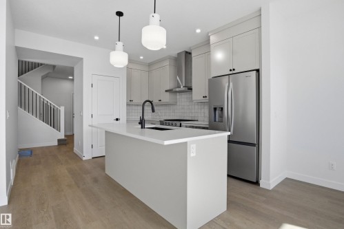 1126 Cristall Crescent, Edmonton, AB - Indoor Photo Showing Kitchen With Upgraded Kitchen