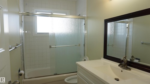 12924 135A Avenue, Edmonton, AB - Indoor Photo Showing Bathroom